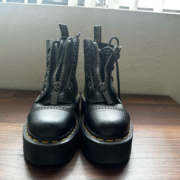 Doc martens in GREAT condition! - Picture 2 of 3